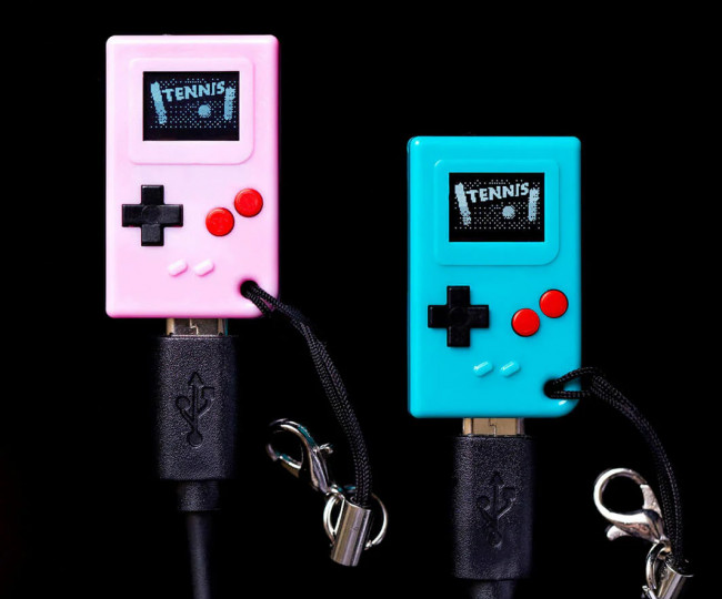 Брелок-міні-ігрова консоль-TinyCircuits Thumby